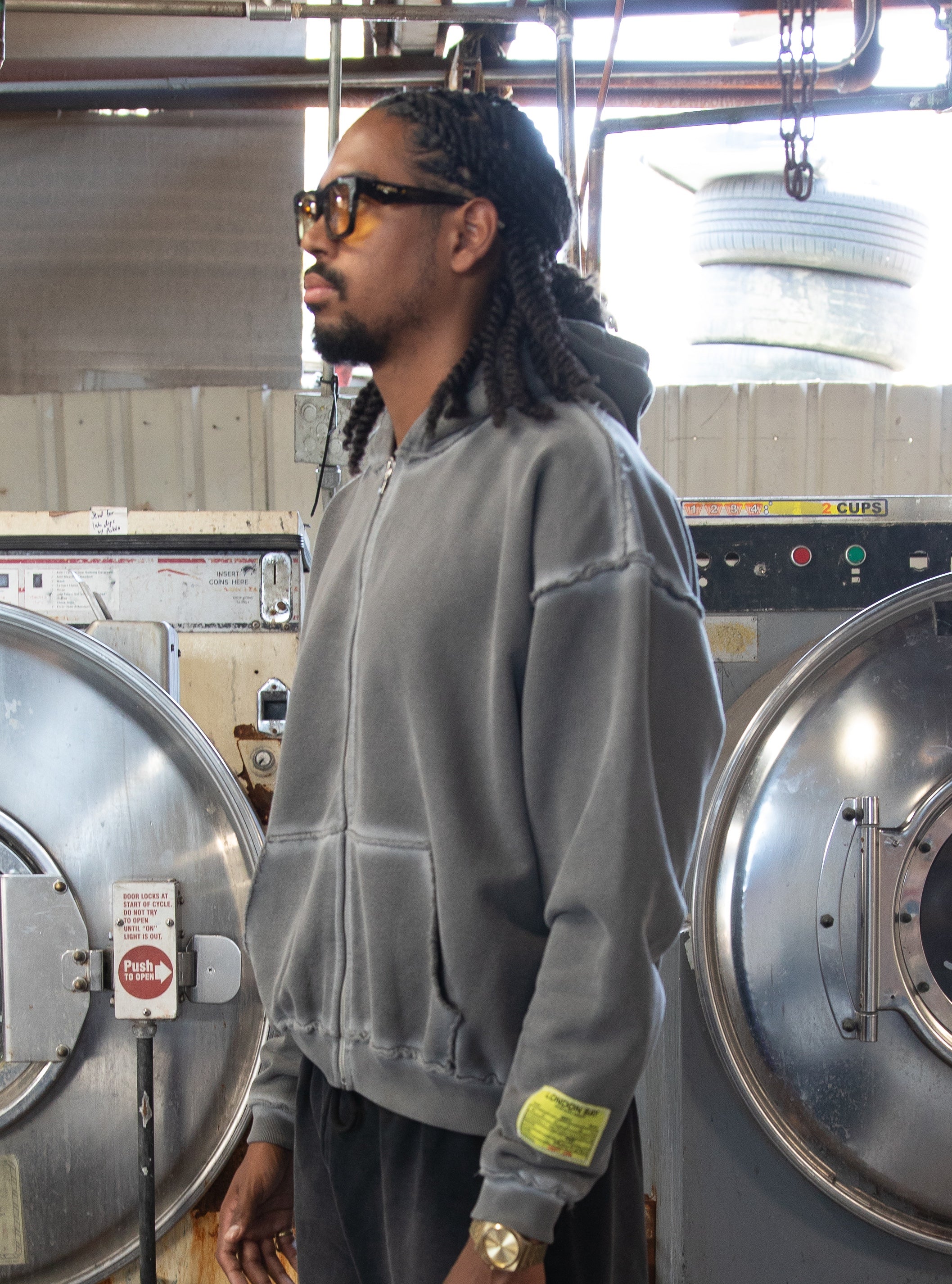 Outline zip up "Ash"