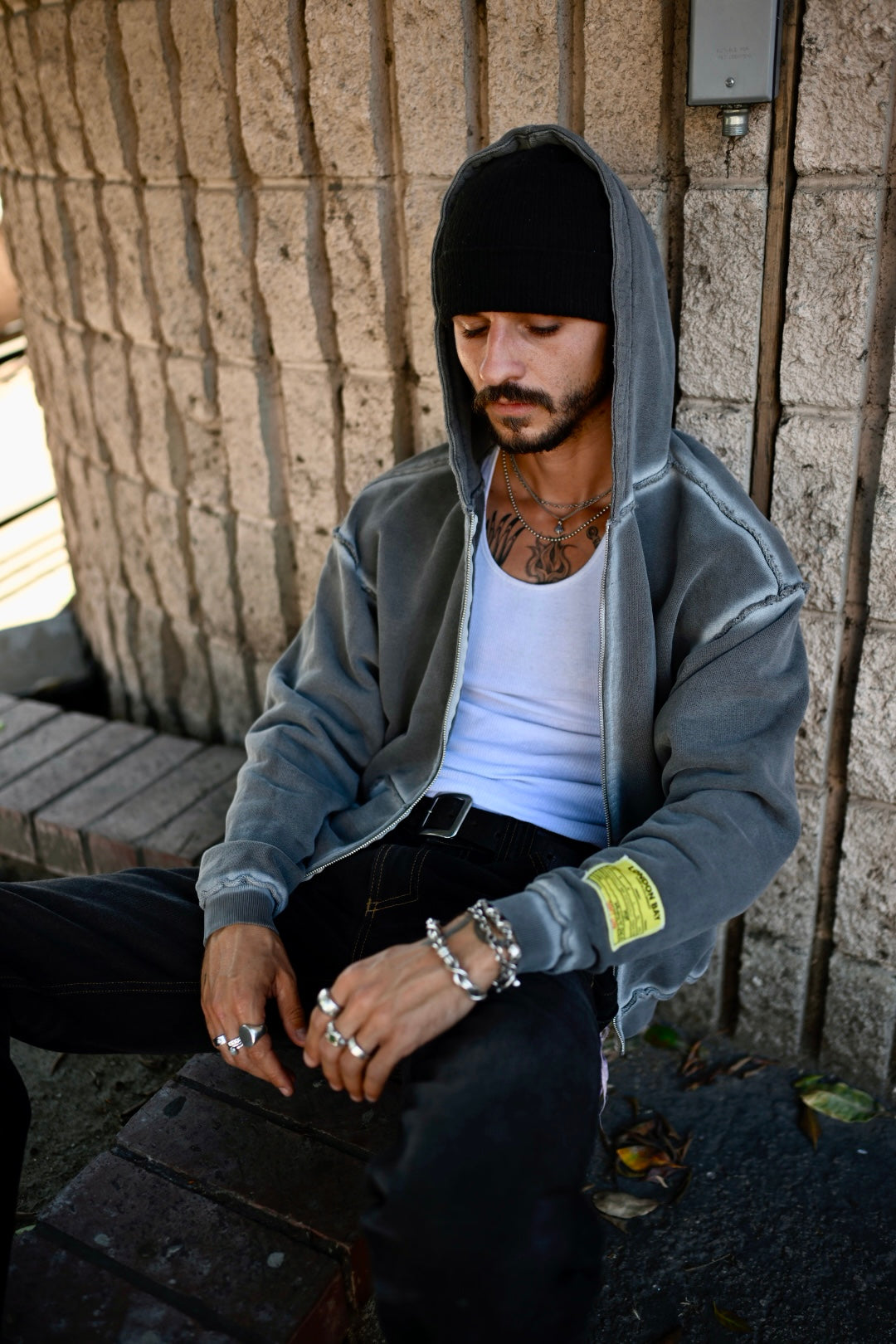 Outline zip up "Ash"